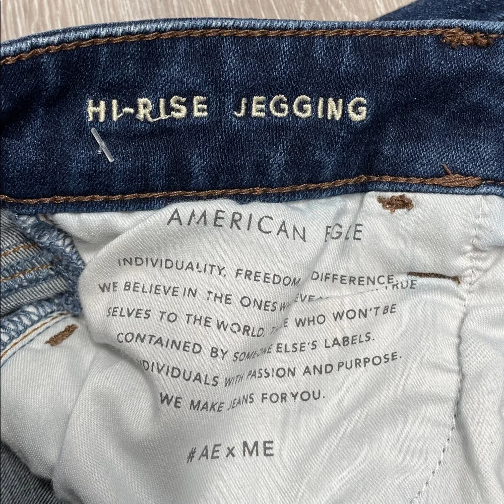 NWOT American Eagle The Dream Jean Hi Rise Jegging Distressed Hem 4